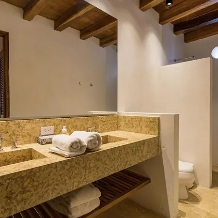 Colonial House With Pool Сasa de vacaciones *