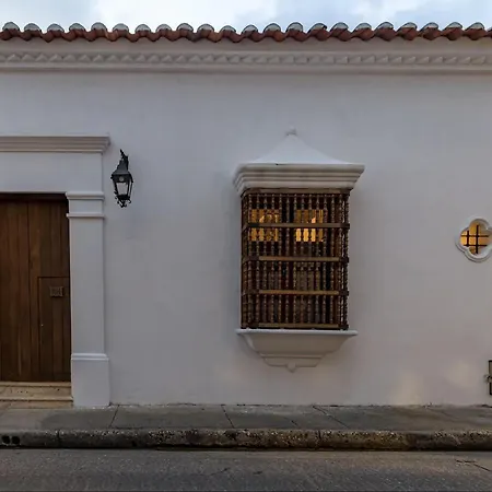 Colonial House With Pool Сasa de vacaciones *