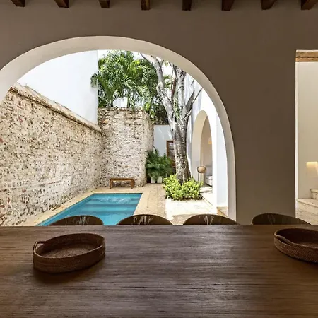 Colonial House With Pool Сasa de vacaciones Cartagena