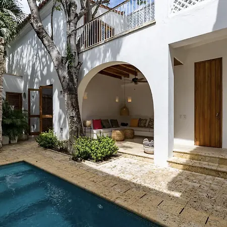 Сasa de vacaciones Colonial House With Pool Cartagena