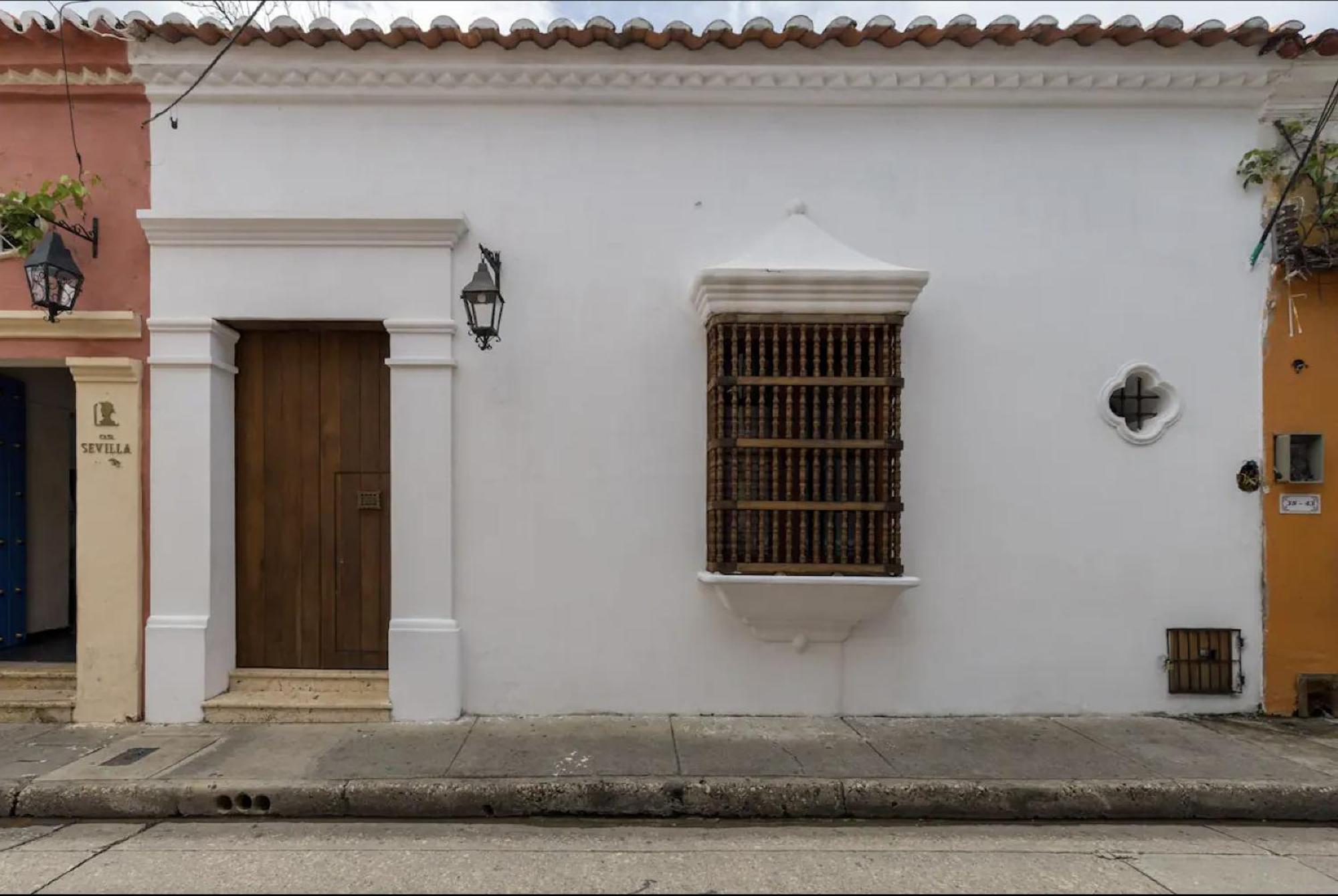 Сasa de vacaciones Colonial House With Pool